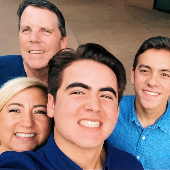 Meet your Posher, Becky - Picture 1 of 2